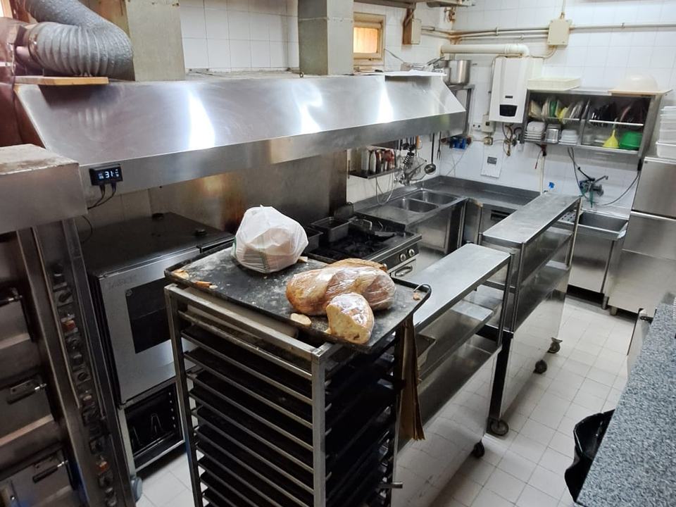 Il laboratorio con i carrelli portateglie